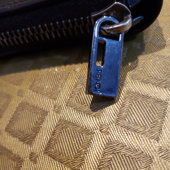 FENDI ZIP AROUND LONG WALLET - Picture 7 of 12
